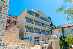 Apartments by the sea Brist, Makarska - 15714